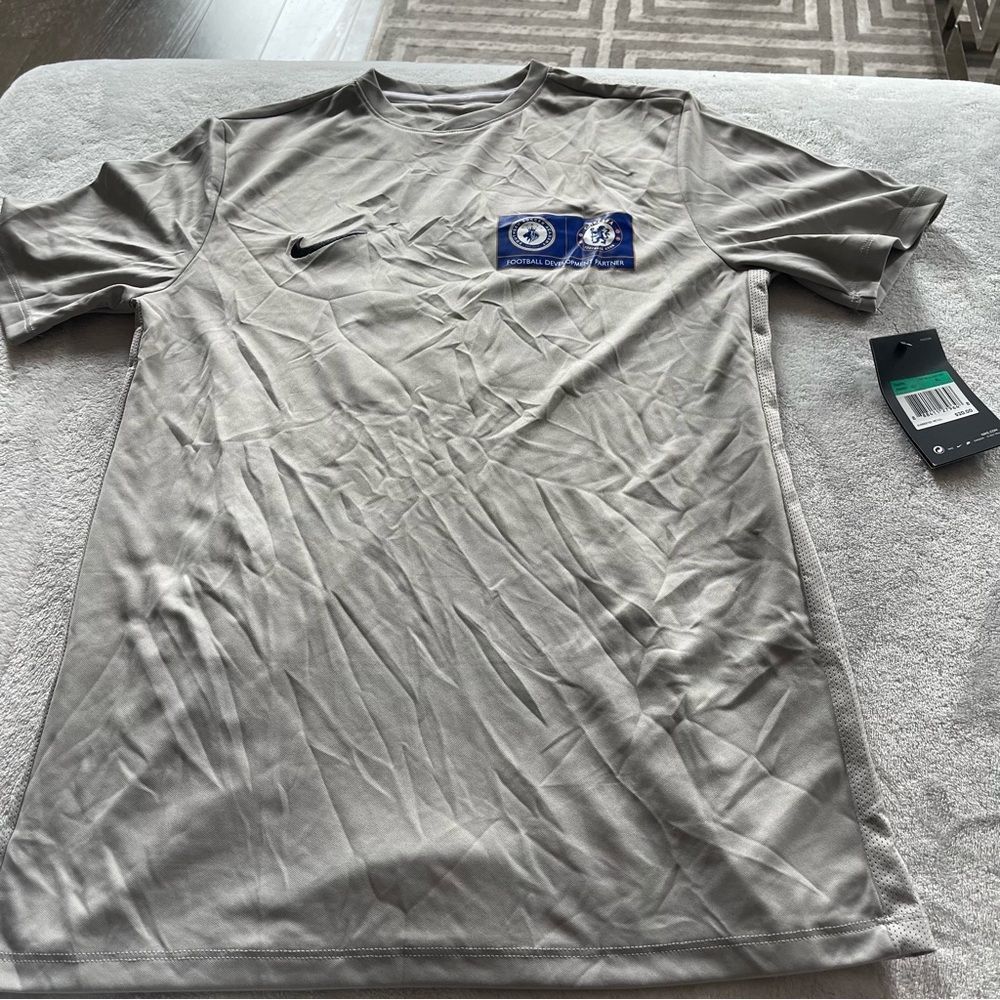 Brand New Nike Tee Youth XL